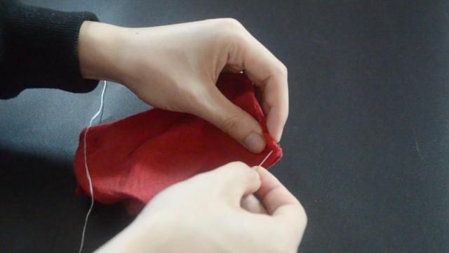 袜子破洞了不要扔，学会这个小技巧，旧袜子变得像新的，都学学吧