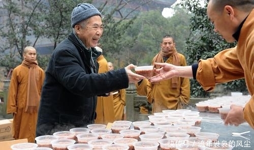 闻名|杭州灵隐寺，一碗腊八粥，温暖一座城