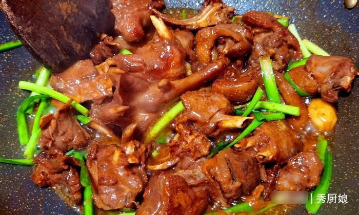 鹅肉|秋季要多吃鹅肉,蛋白质比牛肉高,营养滋补降秋燥,炖一锅真解馋