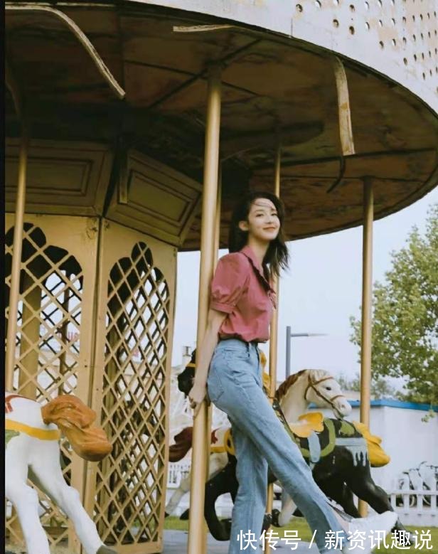 搭配 今年流行的四款裤子,T恤、衬衫都能搭,简约时尚明星也在穿!