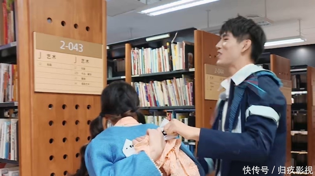 黄旭熙 本期《跑男》宋雨琦回归成唯一看点,却遭baby粉丝炮轰,游戏无聊