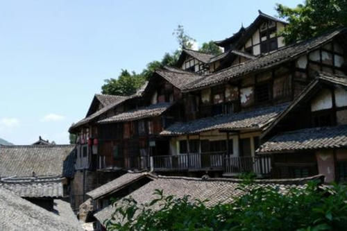 四川与贵州交界地有处“山地古镇”，是一4A景区，门票免费