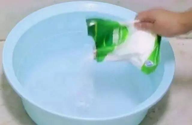 地才|拖了25年地才知道,只要水里滴一滴它,地板光洁透亮,一周不落灰