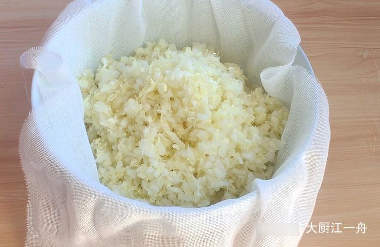 白菜饺子好吃有诀窍,教你饭店做法,饺子鲜嫩多汁不好吃才怪