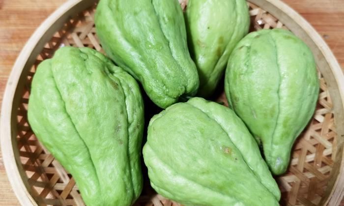 包饺子|冬天,萝卜白菜靠边站,用它包饺子,鲜嫩多汁营养高,家人都爱吃