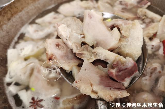 请朋友在家吃饭,花150元做了六道菜,去餐馆吃最少要几百元