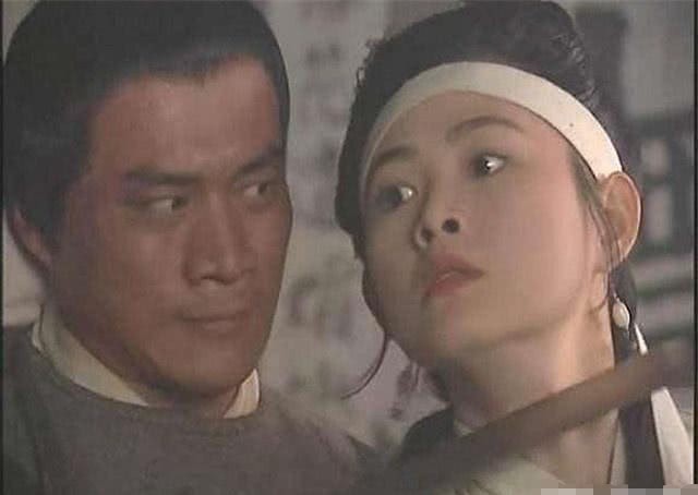 林冲@水浒传:林冲落难幸亏鲁智深及时赶到,武松落难却只送了他烧鹅