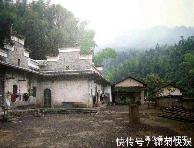 钱穆!陈寅恪被捧过头,成为网红是闹剧易中天多数人是伪装能读懂他