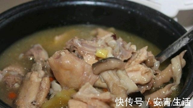 炖鸡汤究竟要不要焯水？饭店大厨说漏嘴，30年鸡汤算是白喝了
