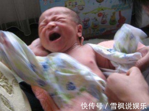 隐睾症|婆婆给出生5天的宝宝洗澡，突然尖叫一声，没想到改变了孩子一生
