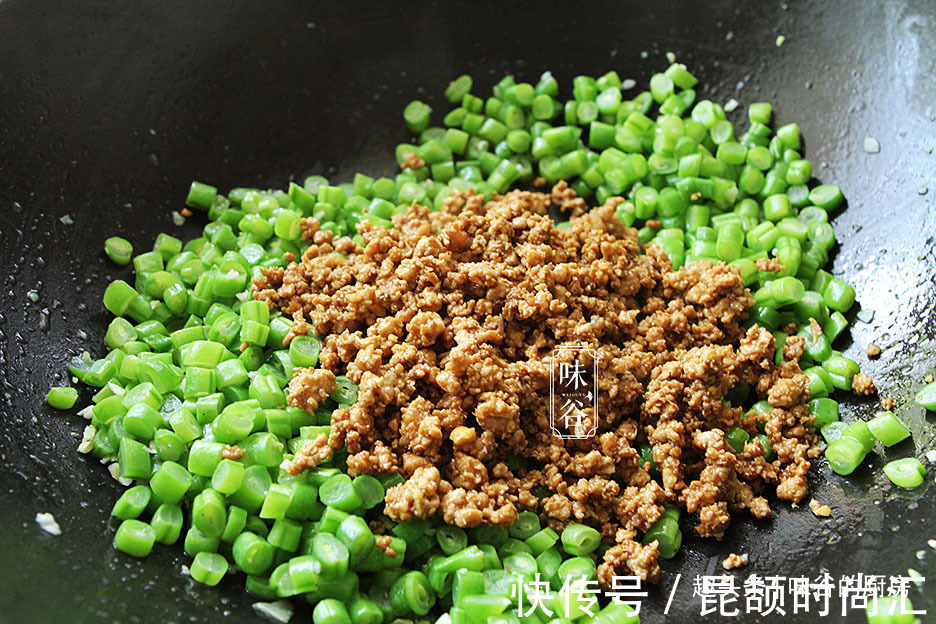 肉末|三伏天流汗多,此高钾菜记得多吃,加料锅里一炒,脆嫩入味真下饭
