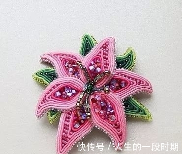 蛇腹线 款式各不相同,蛇腹线手工饰品展示了独特的美