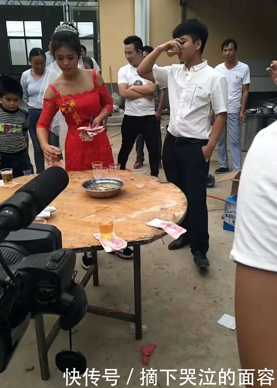 小丽|明星都没见过婚礼,你见过吗,新娘的鞋子成为了婚礼亮点!