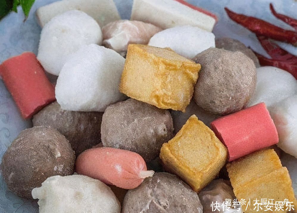 超市卖的火锅丸子是用什么做的到底能不能吃看完后,涨知识了