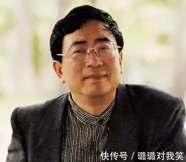 易中天$余秋雨的文学水平如何?易中天的评价很犀利,金庸的评价则很幽默