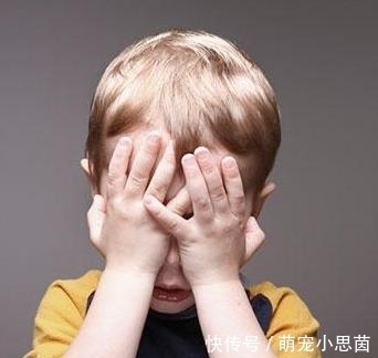 羞耻|花3元吃海底捞,奶奶带娃吃凉菜、水果到饱:养废孩子的捷径