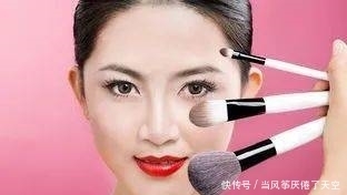 长期化妆和不化妆的女生,十年后区别也太大了,真可怕!