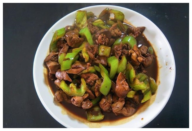 菜场遇见此肉多买点，比牛肉软嫩，比猪肉更香，大人小孩都爱吃