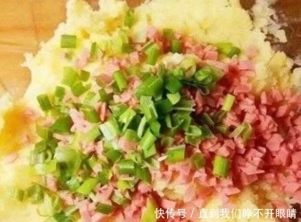 土豆这样做外焦里嫩真美味,天天当早餐吃都不腻,做法还特简单!