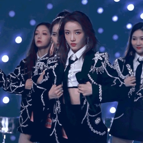 姜贞羽 姜贞羽将返场《创造营》总决赛,鹅真的把她的热度利用的一干二净