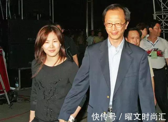 梁锦松|奥运冠军伏明霞,嫁大26岁富豪老公,如今不敢参加聚会