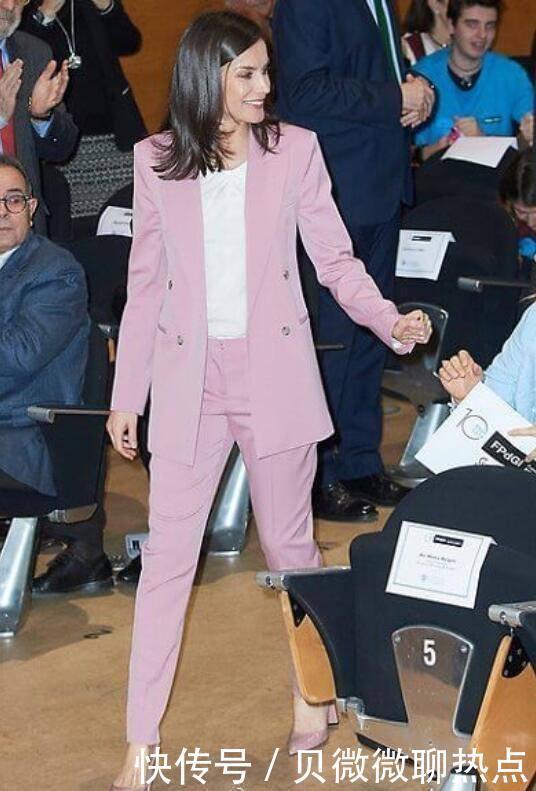 西班牙王后真会穿,早秋穿搭高级优雅还显瘦,每套都值得借鉴