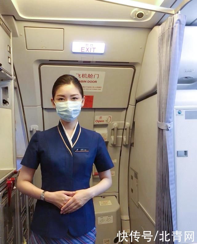 乘务|湖南一旅客飞机上突发心脏疾病，机组人员7分钟滑回飞机救人