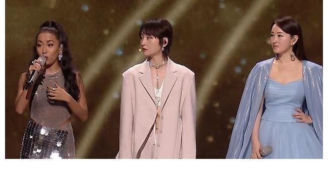 合体|成团即解散!《浪姐2》团综录制杳无音信,那英分身乏术合体无望