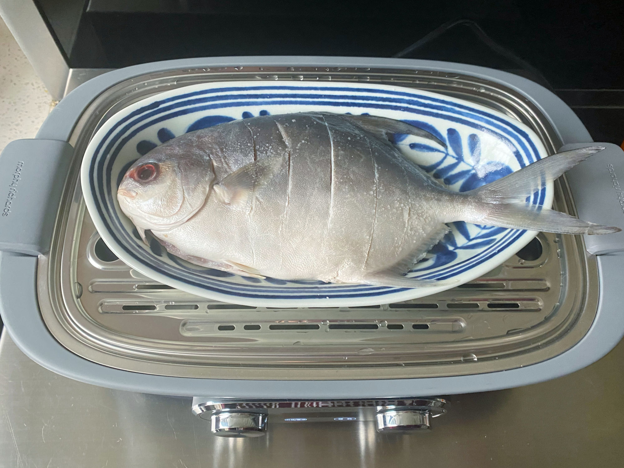  红烧|天冷了孩子迷上吃鱼，不腌渍不红烧，上锅蒸一蒸，美味健康不上火