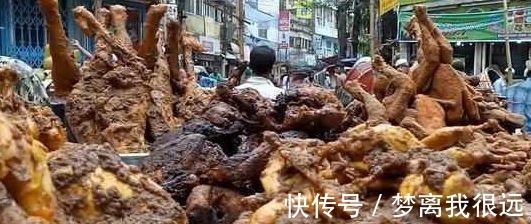 鸡腿|印度街头，几百斤的肥鸡露天卖，8只一堆立着放，满眼都是大鸡腿！