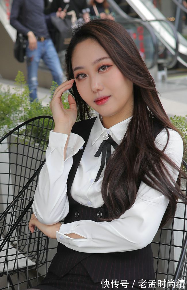 时尚|职业装的搭配绝对是吸引人的,穿起来特别的显气质,时尚而且漂亮