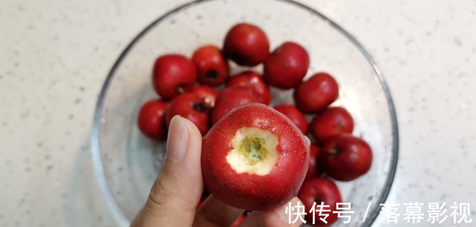 冬日必备小零食糖炒山楂怎么做?教你三招,和外面买的一样漂亮