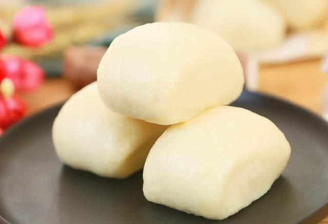 1碗面粉加上1根山药,学会1个吃法,不放油不加水,比面包好吃