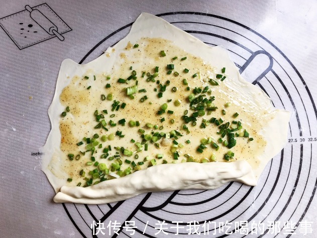 面粉|烙饼时,别只会冷水和面,大厨教你3个技巧,外酥里软层次多,香