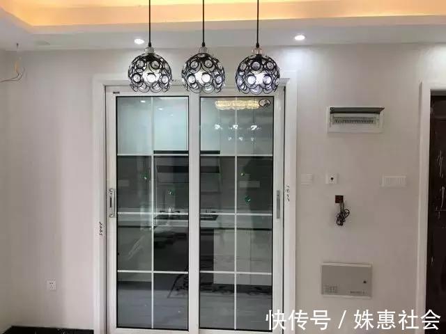 新房|晒晒我的新房，家具还没上就已经美爆了，邻居说地砖很酷