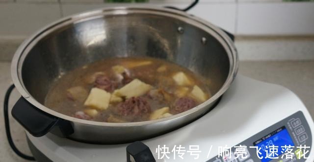 上手|笋和腊鸭搭配在一起,鲜香开胃还下饭,做法简单易上手,太美味了!