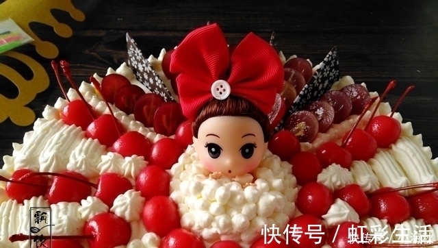 幼儿园的侄女生日，抬举姑姑给做生日蛋糕，结果受全班小朋友欢迎