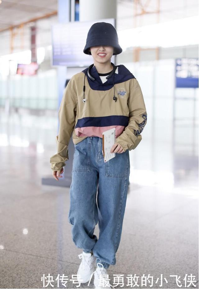 今年秋天流行穿“防风卫衣”,时髦又保暖,教你挑对颜色不踩雷