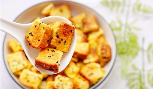 简单的营养早餐，分分钟搞定，香脆酥，一块接着一块