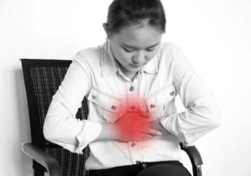  中脘穴|人身上有个“排湿开关”，每天按压3分钟，可助你把“湿气”排空