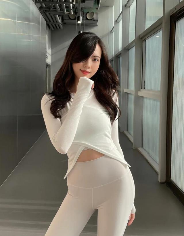 训练|95后的美女运动博主,可辣可甜高颜值,坚持运动是关键