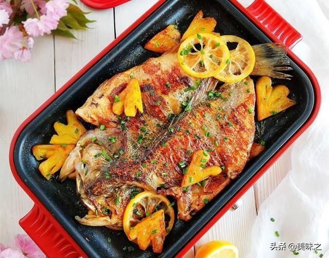 14道酸酸甜甜菠萝菜的做法，菠萝入菜提香又爽口，口感清新解腻