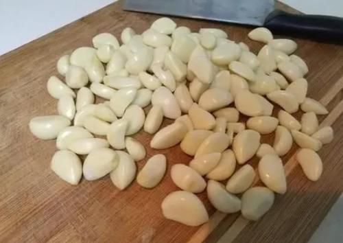 心血管疾病|血管变窄了怎么办?3种食物常吃,血脂不堆积,还能预防脑梗