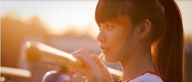 人缘!一个人出现这两个征兆,往往是好运的开始,恭喜了