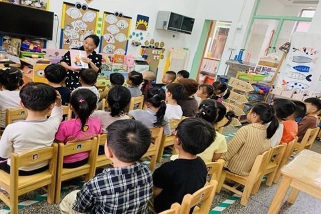 孩子|幼儿园班上共16个孩子,老师只认识一个名字:点名太难了