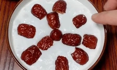 发糕|吃面包不如吃它,无须烤箱,放碗中一蒸,筋道暄软,比面包还好吃