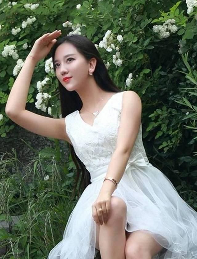 仙女|仙气飘飘的白色连衣裙,上身宛如仙女一般美丽