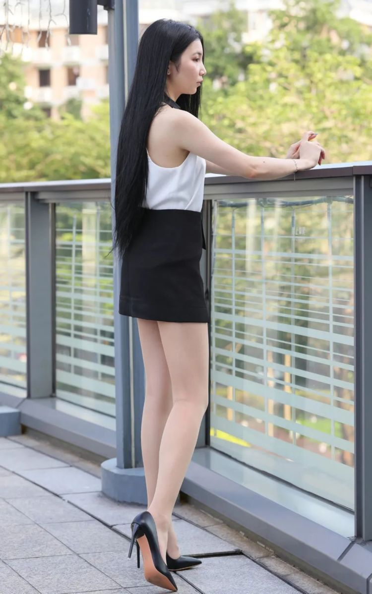 高跟鞋 尖头细高跟和裙子,都是美女的最爱,组合搭配好才能更漂亮