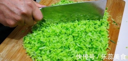 营养|萝卜做馅时，最忌焯水或油炒，教你一招，萝卜香甜营养还不流失