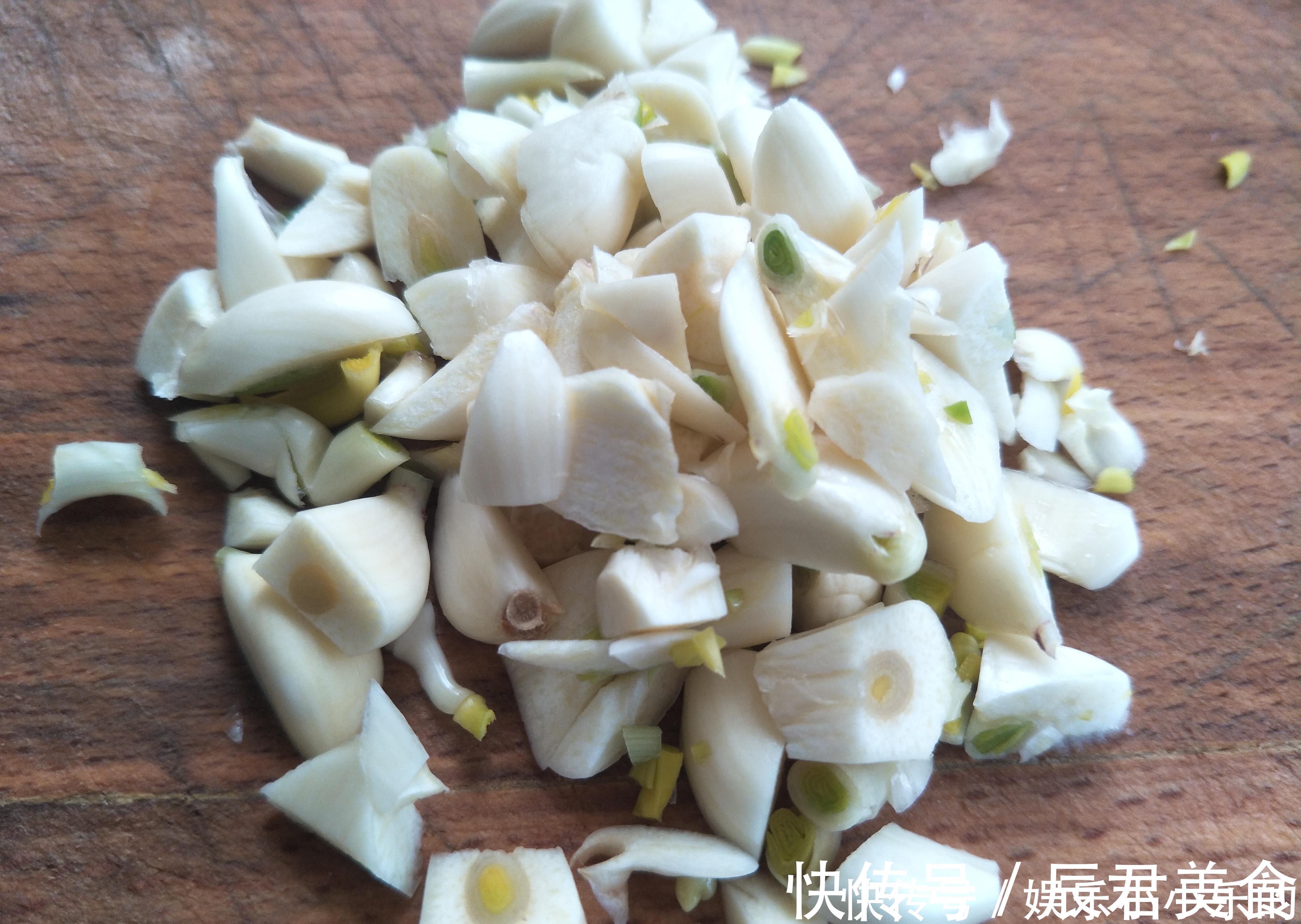 炒土豆丝时,放醋方法有讲究,教你1招,土豆丝酸香不呛口